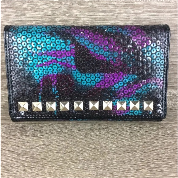 Iron Fist Hot Topic Retired Trifold Wallet Galaxy - Picture 1 of 7